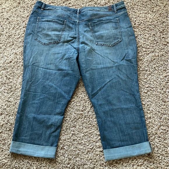 Women’s size 26w Capri - Picture 2 of 7